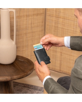 Καρτοθήκη THE CHESTERFIELD BRAND Leicester C08.038200 Μαύρο