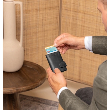 Καρτοθήκη THE CHESTERFIELD BRAND Leicester C08.038200 Μαύρο