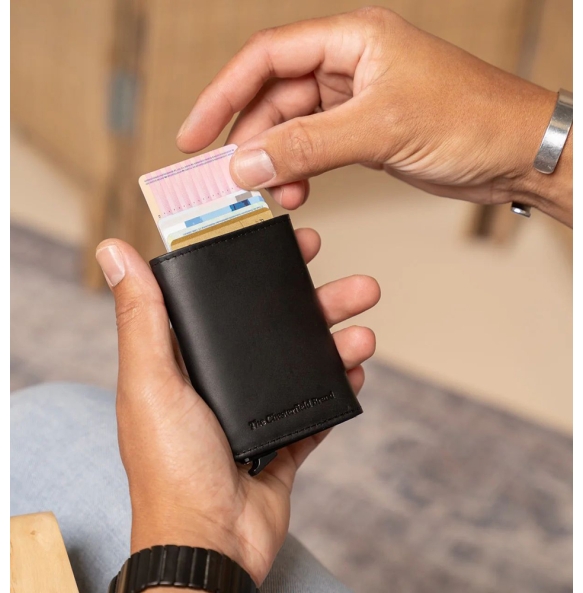 Καρτοθήκη THE CHESTERFIELD BRAND Palma C08.038300 Μαύρο Καρτοθήκη THE CHESTERFIELD BRAND Palma C08.038300 Μαύρο