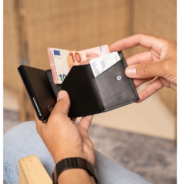 Καρτοθήκη THE CHESTERFIELD BRAND Palma C08.038300 Μαύρο Καρτοθήκη THE CHESTERFIELD BRAND Palma C08.038300 Μαύρο