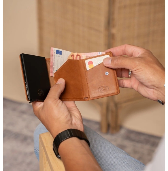 Καρτοθήκη THE CHESTERFIELD BRAND Palma C08.038331 Ταμπά Καρτοθήκη THE CHESTERFIELD BRAND Palma C08.038331 Ταμπά