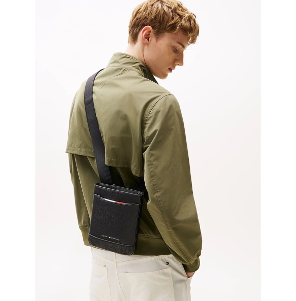 Τσάντα TOMMY HILFIGER TH Central Mini Crossover 13487 Μαύρο Τσάντα TOMMY HILFIGER TH Central Mini Crossover 13487 Μαύρο