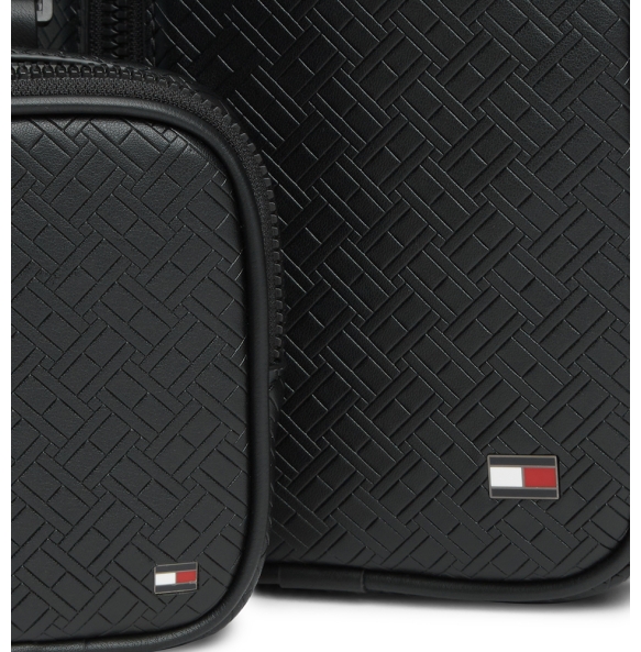 Τσάντα TOMMY HILFIGER TH Embossed Flag Sling Bag 14191 Μαύρο Τσάντα TOMMY HILFIGER TH Embossed Flag Sling Bag 14191 Μαύρο