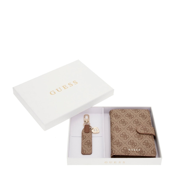 Κουτί δώρου GUESS με Θήκη διαβατηρίου και μπρελόκ Gift Box GFBOXWP5402 Μπεζ