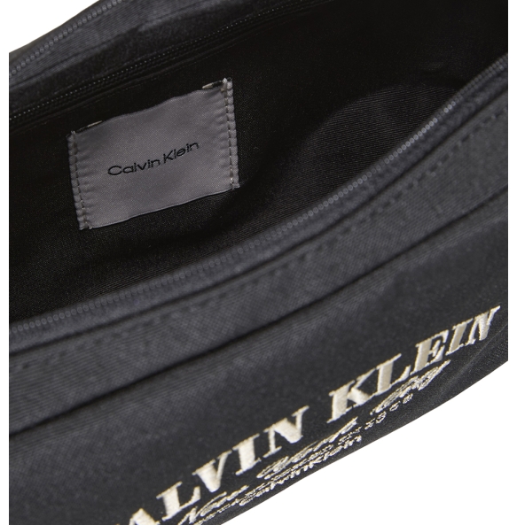 Τσαντάκι χειρός CALVIN KLEIN Graphic Pouch 1236G Μαύρο Τσαντάκι χειρός CALVIN KLEIN Graphic Pouch 1236G Μαύρο