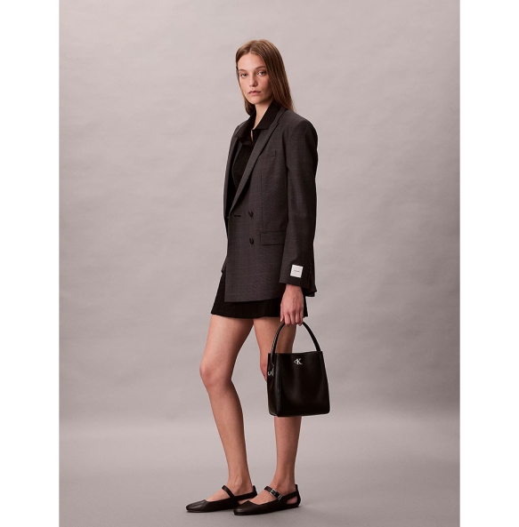 Γυναικεία τσάντα CALVIN KLEIN Bucket With Strap 3174G Μαύρο