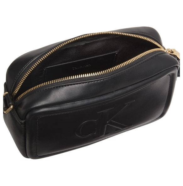 Γυναικεία τσάντα CALVIN KLEIN Raised Camera Bag 3220G Μαύρο