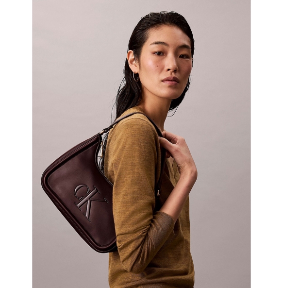 Γυναικεία τσάντα CALVIN KLEIN Raised Shoulder Bag 3230G Καφέ