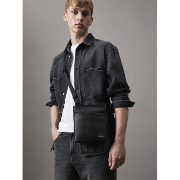 Τσάντα CALVIN KLEIN Mono Logo Flat 3107G Μαύρο
