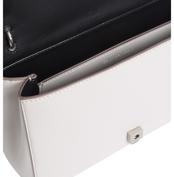 Γυναικεία τσάντα CALVIN KLEIN Sculpted Flap25 3035G Μπεζ