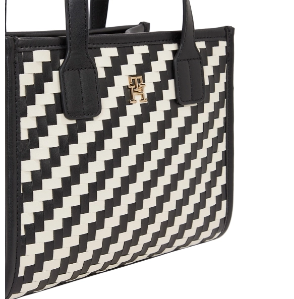 Τσάντα TOMMY HILFIGER TH City Small Tote 16086 Μαύρο