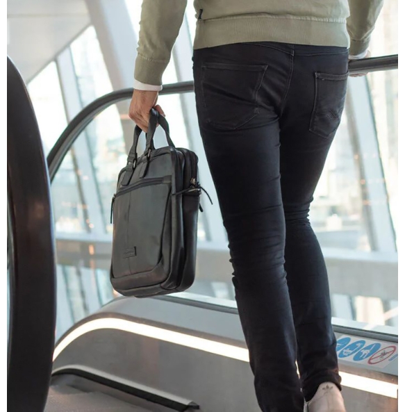 Δερμάτινος χαρτοφύλακας THE CHESTERFIELD BRAND C40.101000 Μαύρο